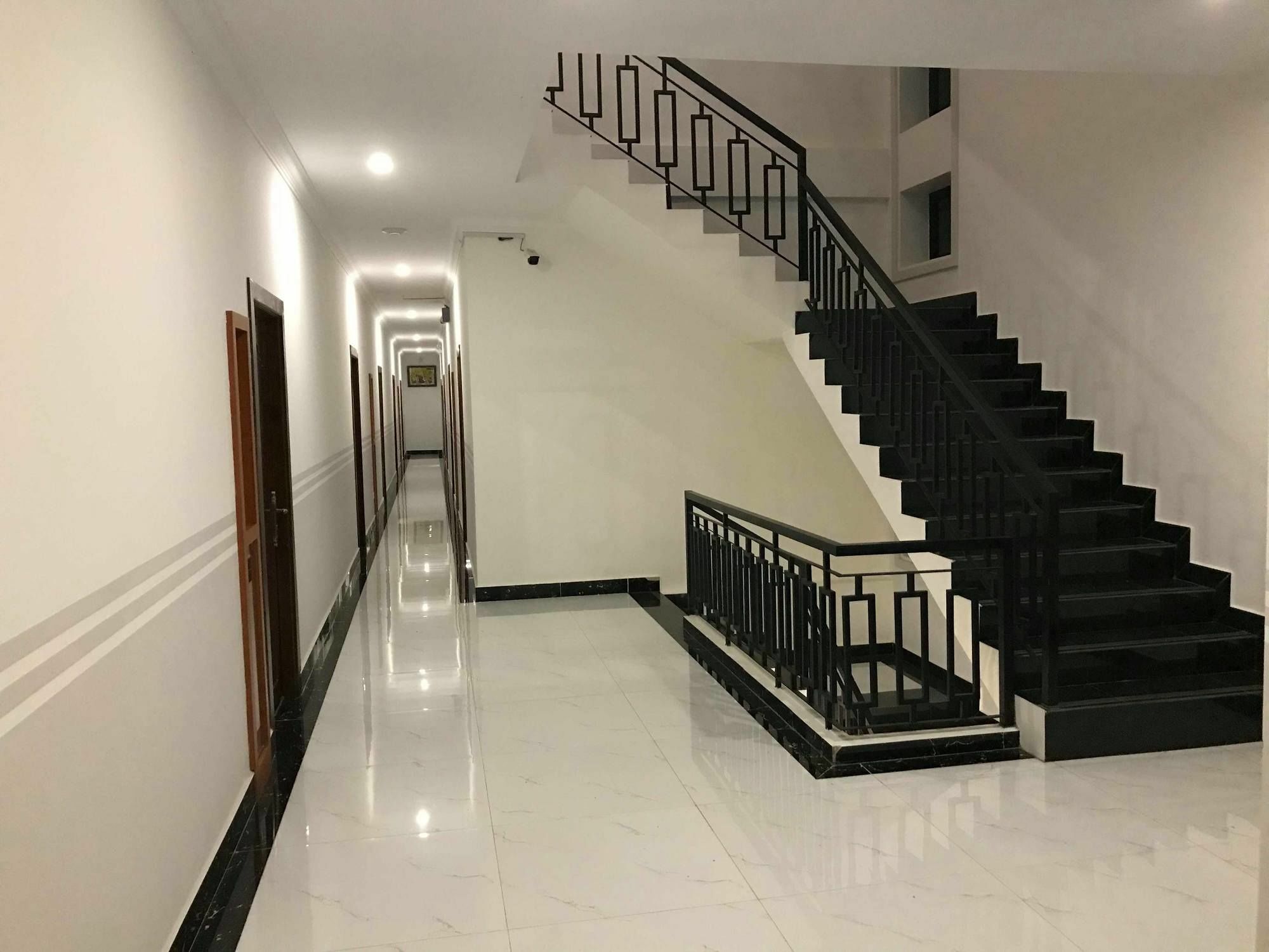 Sky Palace Boutique Hotel باتامبانغ المظهر الخارجي الصورة